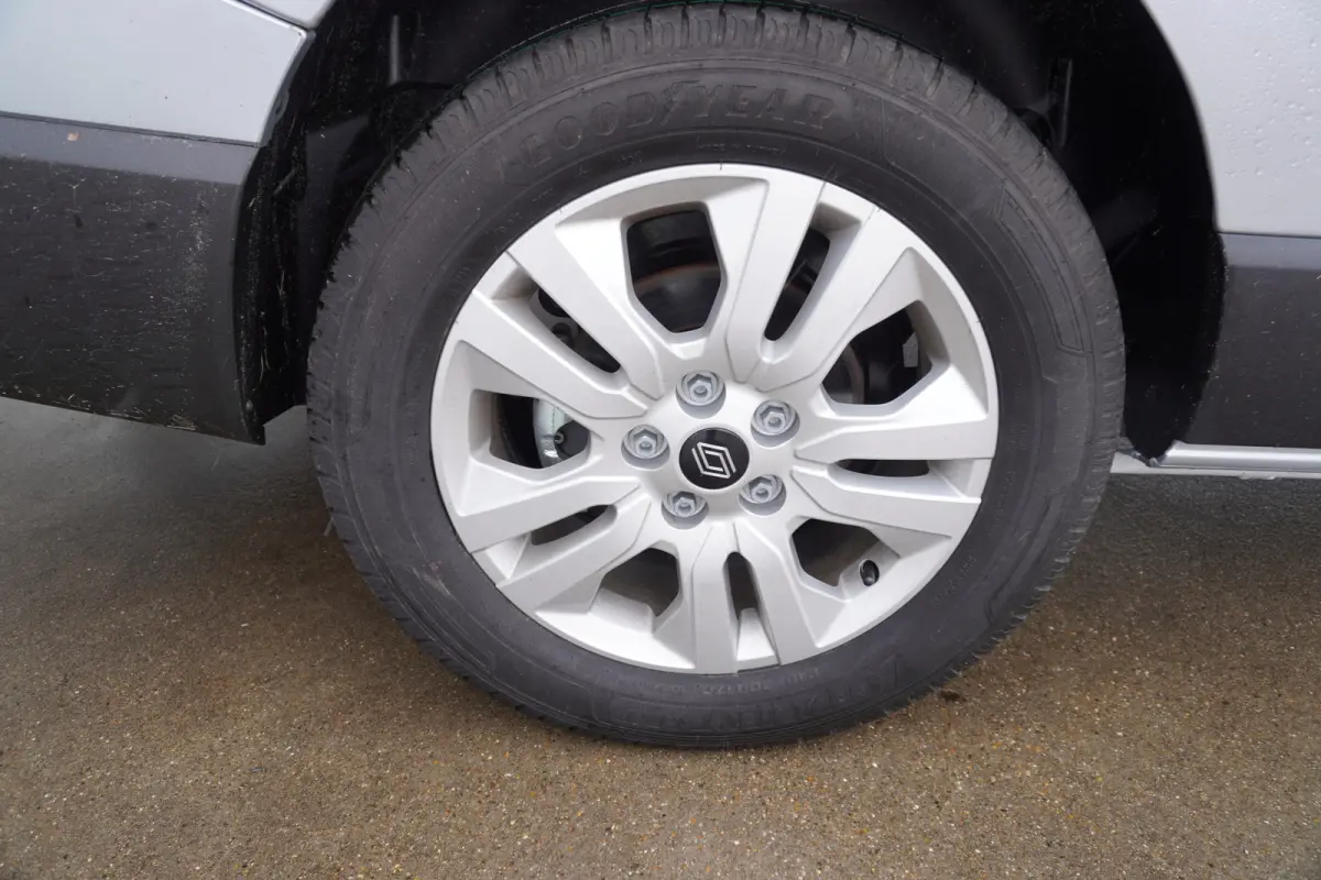 2.0 Blue dCi 130PK T29 L2H1 Advance Dubbelcabine Nr. V155 | Airco | Cruise | Camera |Trekhaak | Apple CP- Android auto | 17"LM Velgen
