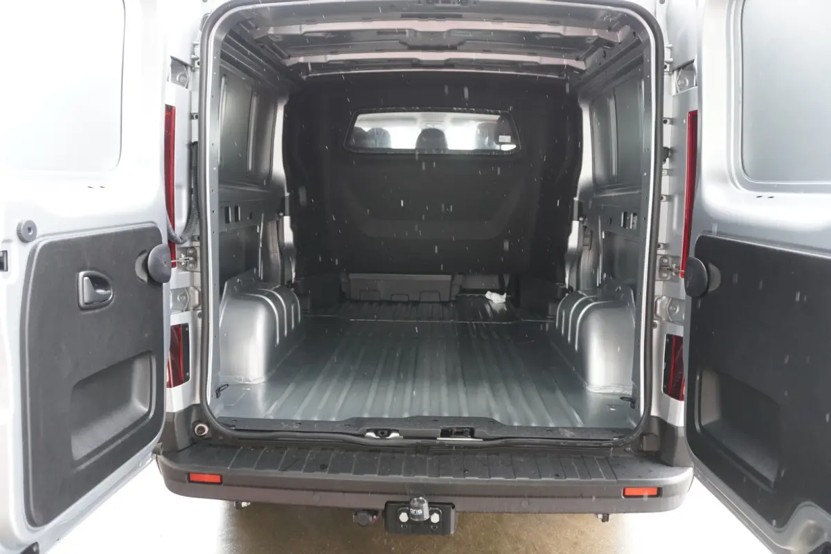 2.0 Blue dCi 130PK T29 L2H1 Advance Dubbelcabine Nr. V155 | Airco | Cruise | Camera |Trekhaak | Apple CP- Android auto | 17"LM Velgen