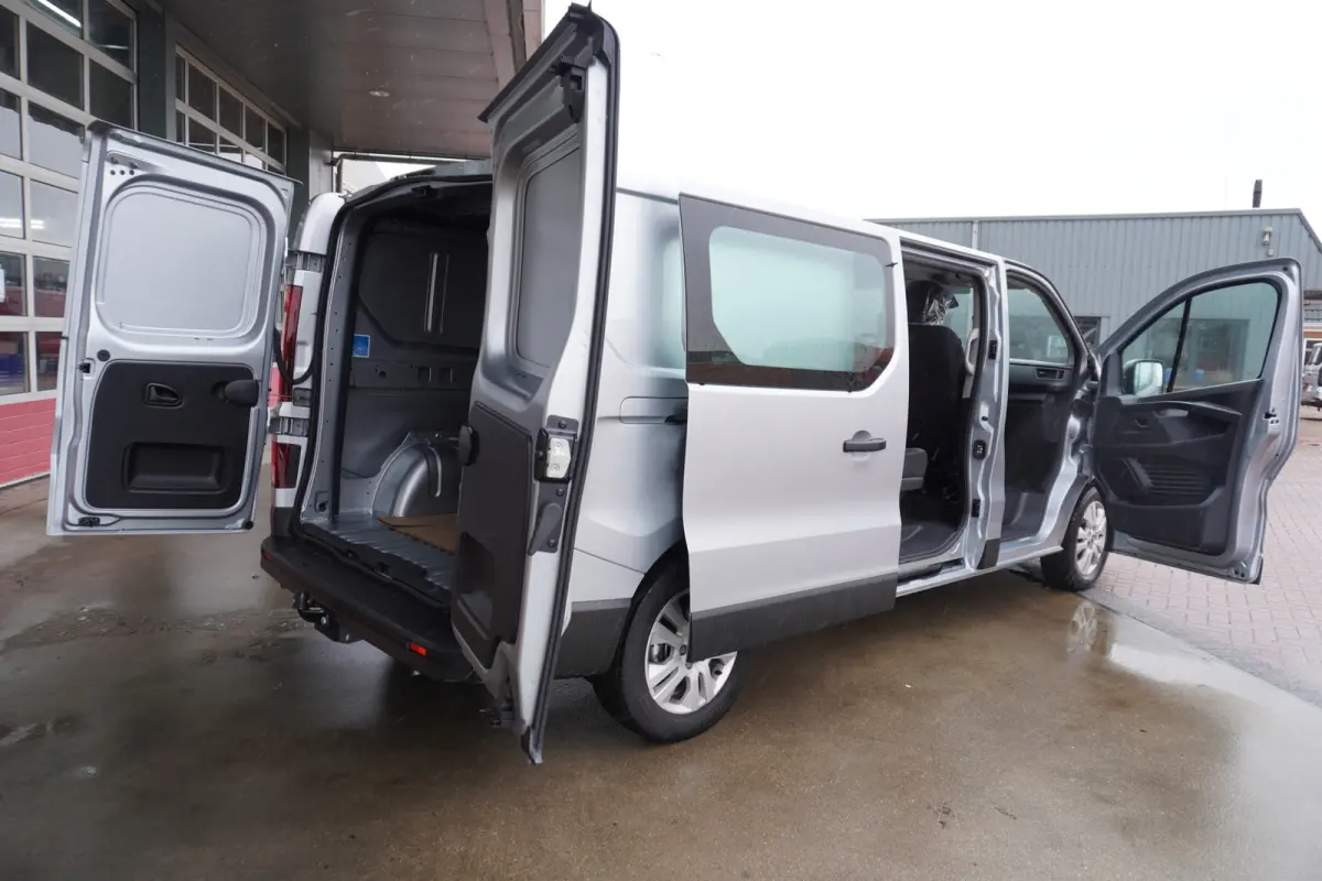 2.0 Blue dCi 130PK T29 L2H1 Advance Dubbelcabine Nr. V155 | Airco | Cruise | Camera |Trekhaak | Apple CP- Android auto | 17"LM Velgen