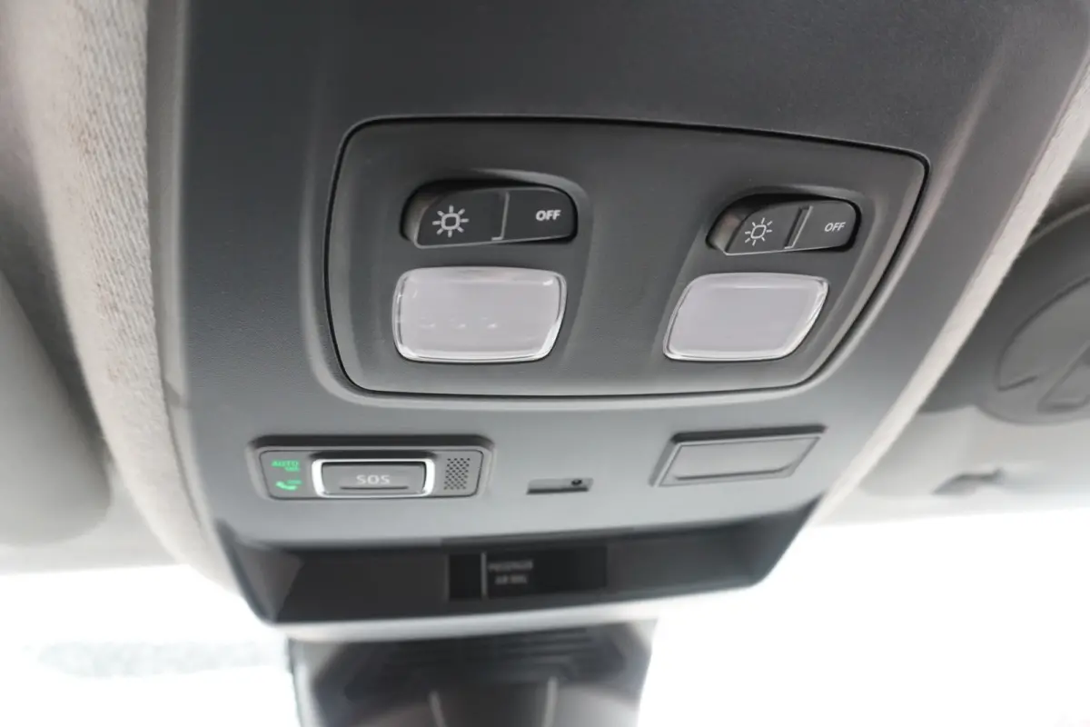 2.0 Blue dCi 130PK T29 L2H1 Advance Dubbelcabine Nr. V155 | Airco | Cruise | Camera |Trekhaak | Apple CP- Android auto | 17"LM Velgen