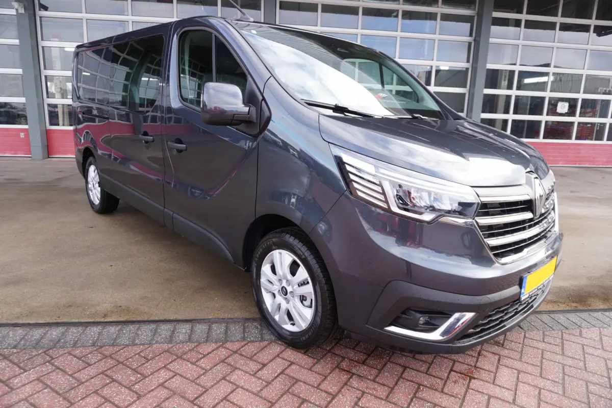 2.0 Blue dCi 130PK T29 L2H1 Advance Dubbelcabine Nr. V164 | Airco | Cruise | Camera |Trekhaak  | 17"LM velgen