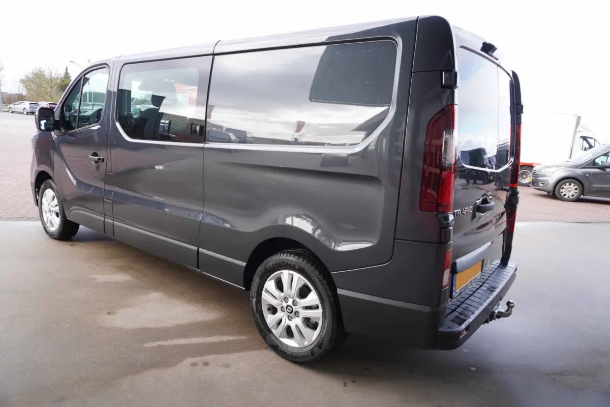 2.0 Blue dCi 130PK T29 L2H1 Advance Dubbelcabine Nr. V117 | Airco | Cruise | Camera |Trekhaak | Apple CP- Android auto | 17"LM velgen