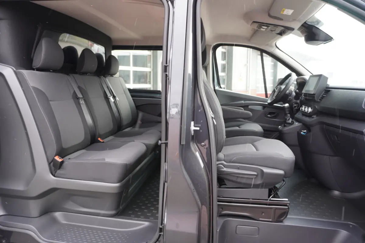 2.0 Blue dCi 130PK T29 L2H1 Advance Dubbelcabine Nr. V117 | Airco | Cruise | Camera |Trekhaak | Apple CP- Android auto | 17"LM velgen