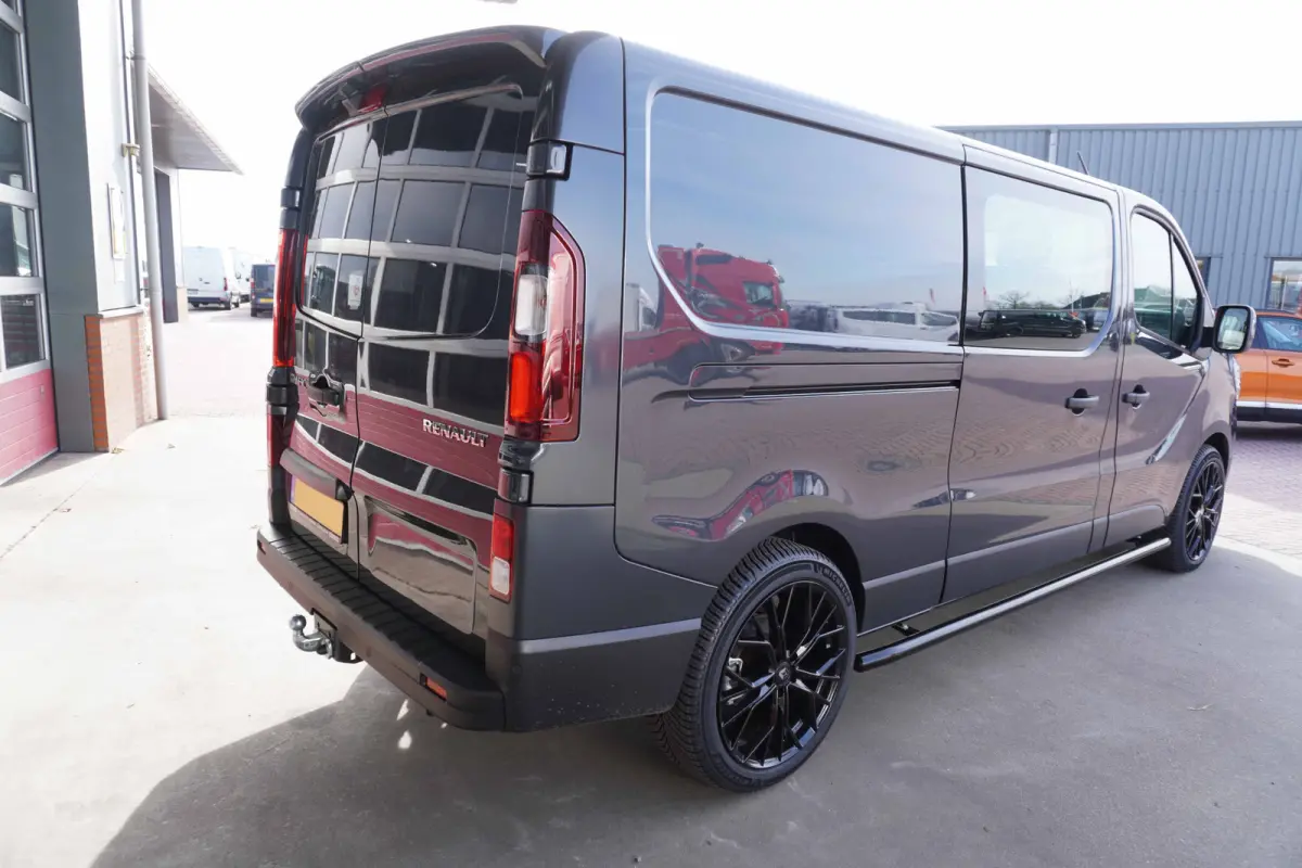 2.0 Blue dCi 130PK T29 L2H1 Advance Dubbelcabine Blackout pakket Airco | Cruise | Camera |Trekhaak | Apple CP- Android auto | 20"LM velgen