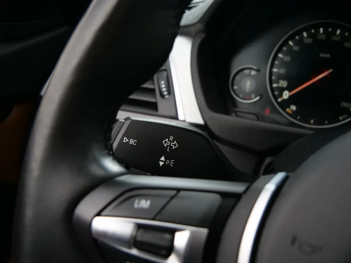420i High Executive Edition 184 Pk Automaat M-pakket / Navigatie / DAB / Leer / Camera / Schuifdak