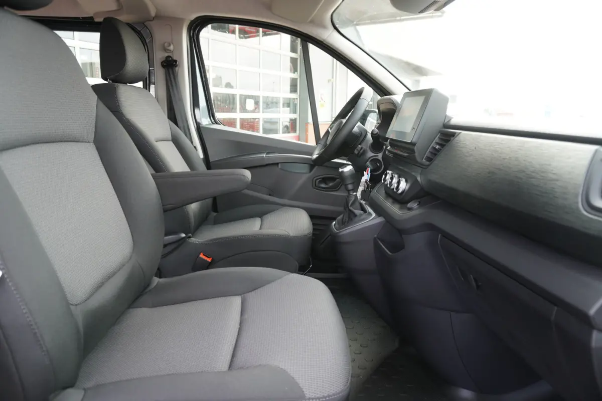 2.0 Blue dCi 130PK T29 L2H1 Advance Dubbelcabine Nr. V168 | Airco | Cruise | Camera |Trekhaak | Apple CP- Android auto | 17"LM velgen