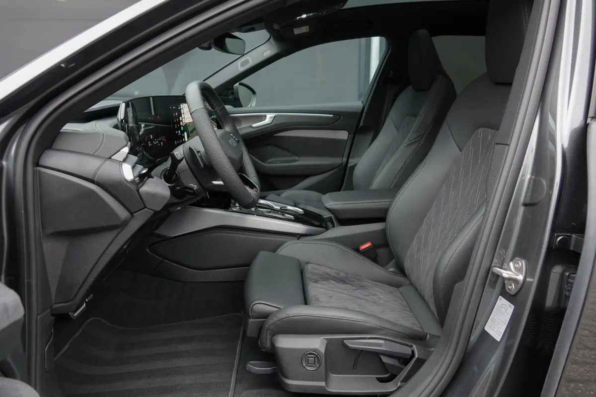 Edition One | e-hybrid 299Pk | MMI Bijrijdersdisplay | B&O Premium | Panoramadak | Head-Up Display | 360° Camera | 21'' | Quattro | Plug-in Hybrid