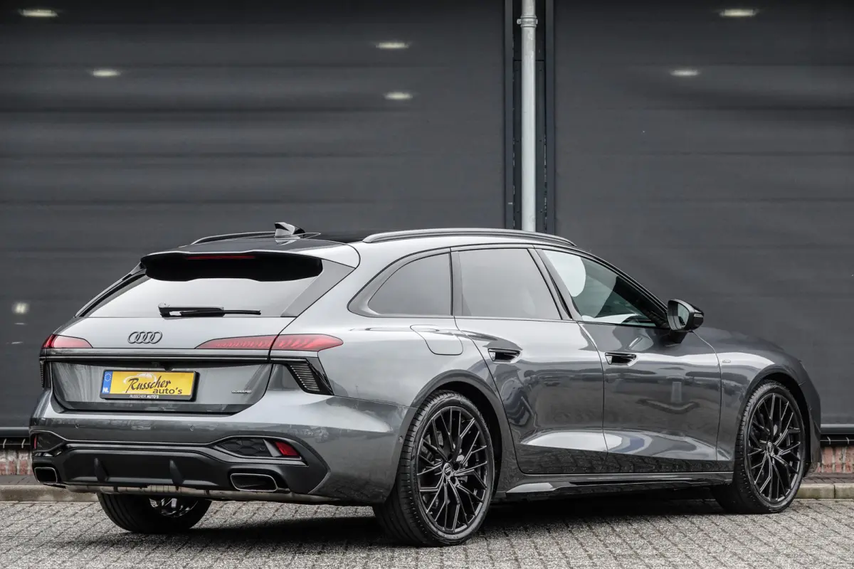 Edition One | e-hybrid 299Pk | MMI Bijrijdersdisplay | B&O Premium | Panoramadak | Head-Up Display | 360° Camera | 21'' | Quattro | Plug-in Hybrid