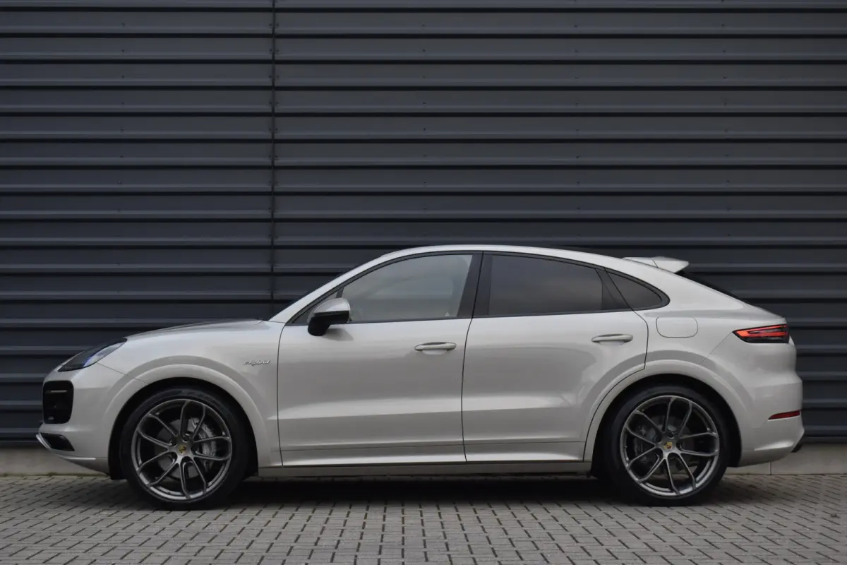 3.0 E-Hybrid 462pk Lightweight Sport Package | Carbon Dak | ACC | 22'' GT Design | Matrix PDLS+ | Luchtvering | 360 Camera |