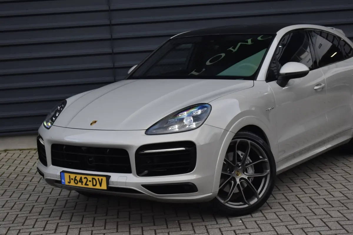 3.0 E-Hybrid 462pk Lightweight Sport Package | Carbon Dak | ACC | 22'' GT Design | Matrix PDLS+ | Luchtvering | 360 Camera |