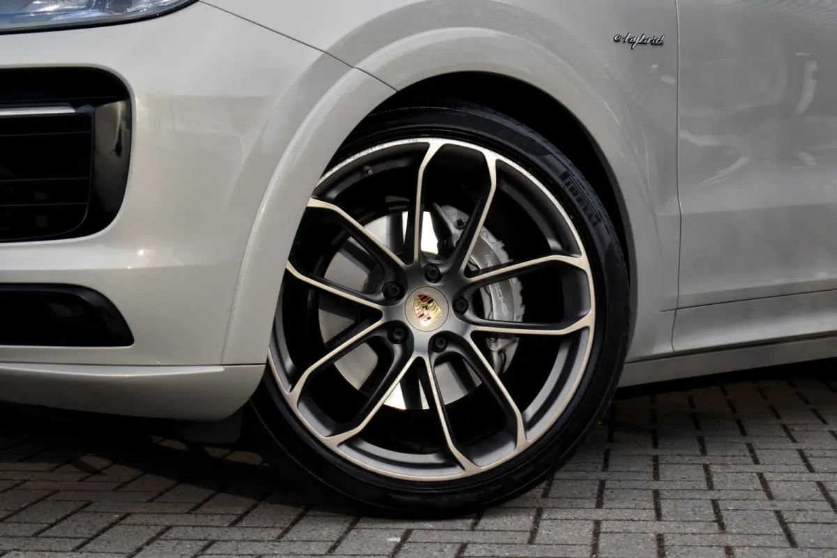 3.0 E-Hybrid 462pk Lightweight Sport Package | Carbon Dak | ACC | 22'' GT Design | Matrix PDLS+ | Luchtvering | 360 Camera |