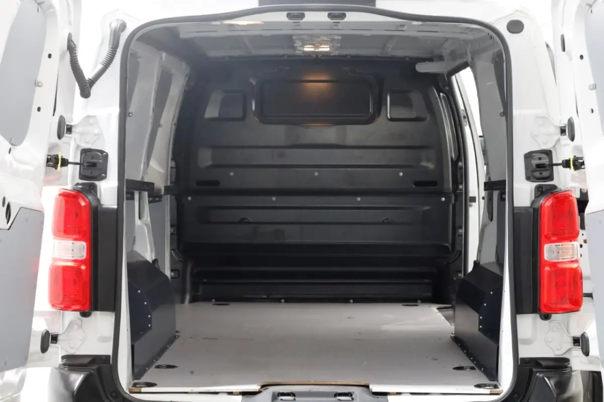 2.0 Diesel 145pk Automaat L3 Airco/Navi/Camera 09-2024