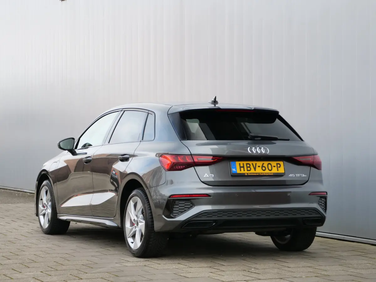 45 TFSI e S edition Competition 204 Pk Automaat DAB / Apple Carplay / Camera / S-Line