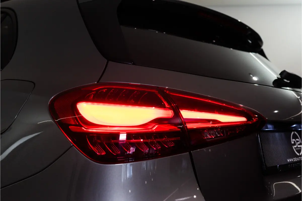 250 e Premium AMG Facelift 218PK | Pano | Keyless | Sfeer | Night | Fabrieksgarantie