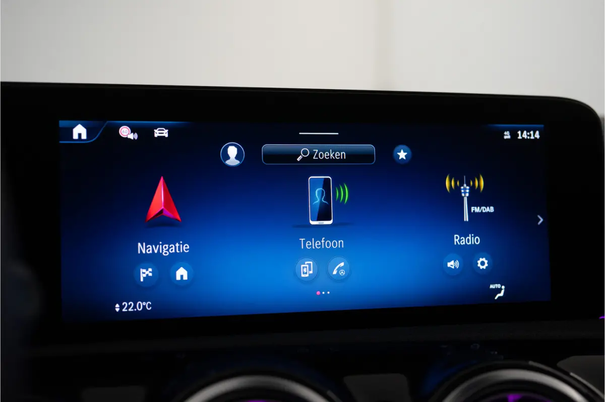 250 e Premium AMG Facelift 218PK | Pano | Keyless | Sfeer | Night | Fabrieksgarantie