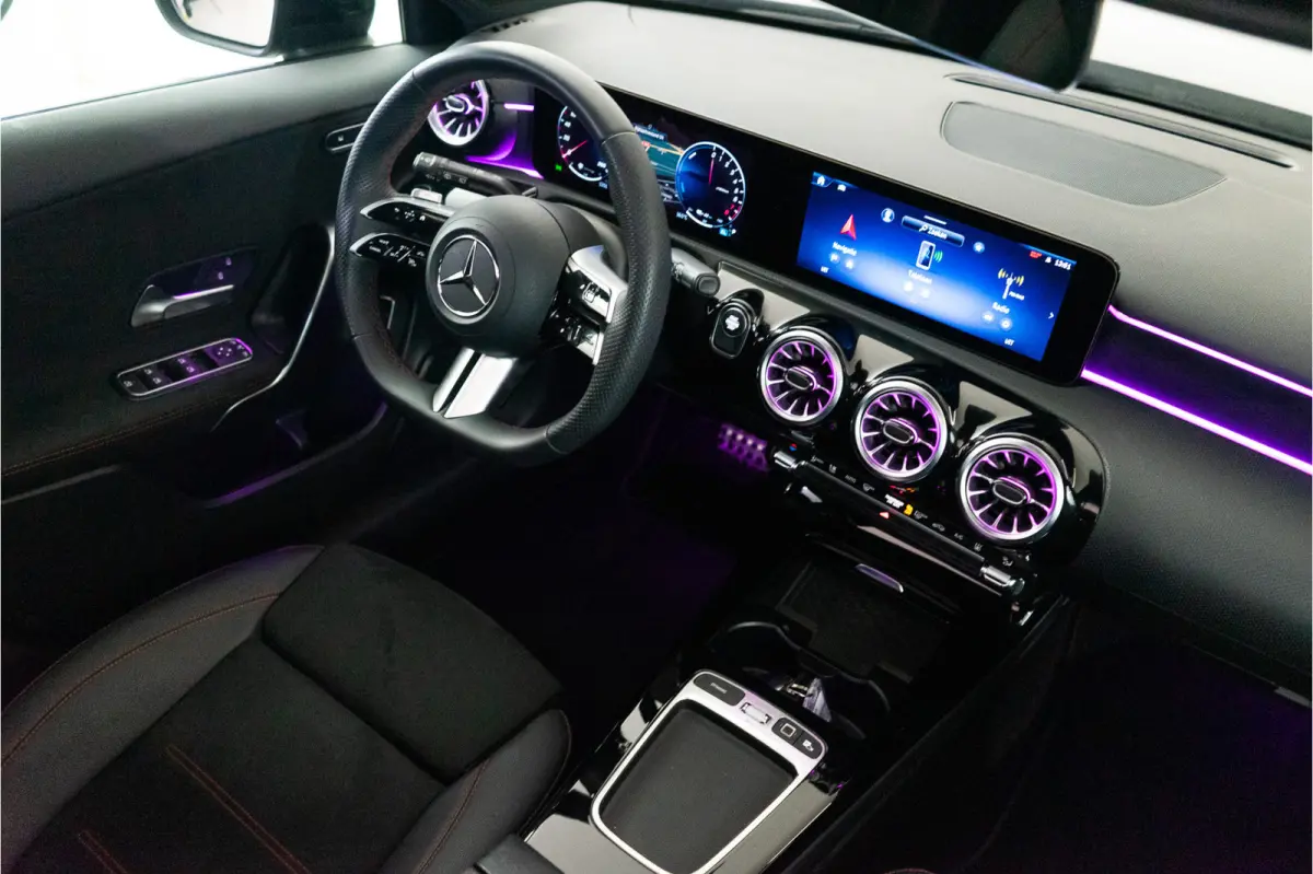250 e Premium AMG Facelift 218PK | Pano | Keyless | Sfeer | Night | Fabrieksgarantie