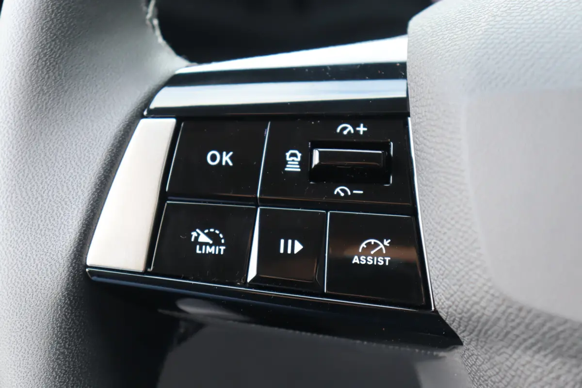 1.2 TURBO 110PK BUSINESS EDITION / NAVI / CLIMA / LED / PDC / AGR / 16" LMV / CAMERA / KEYLESS / CRUISECONTROL / NIEUWSTAAT !!