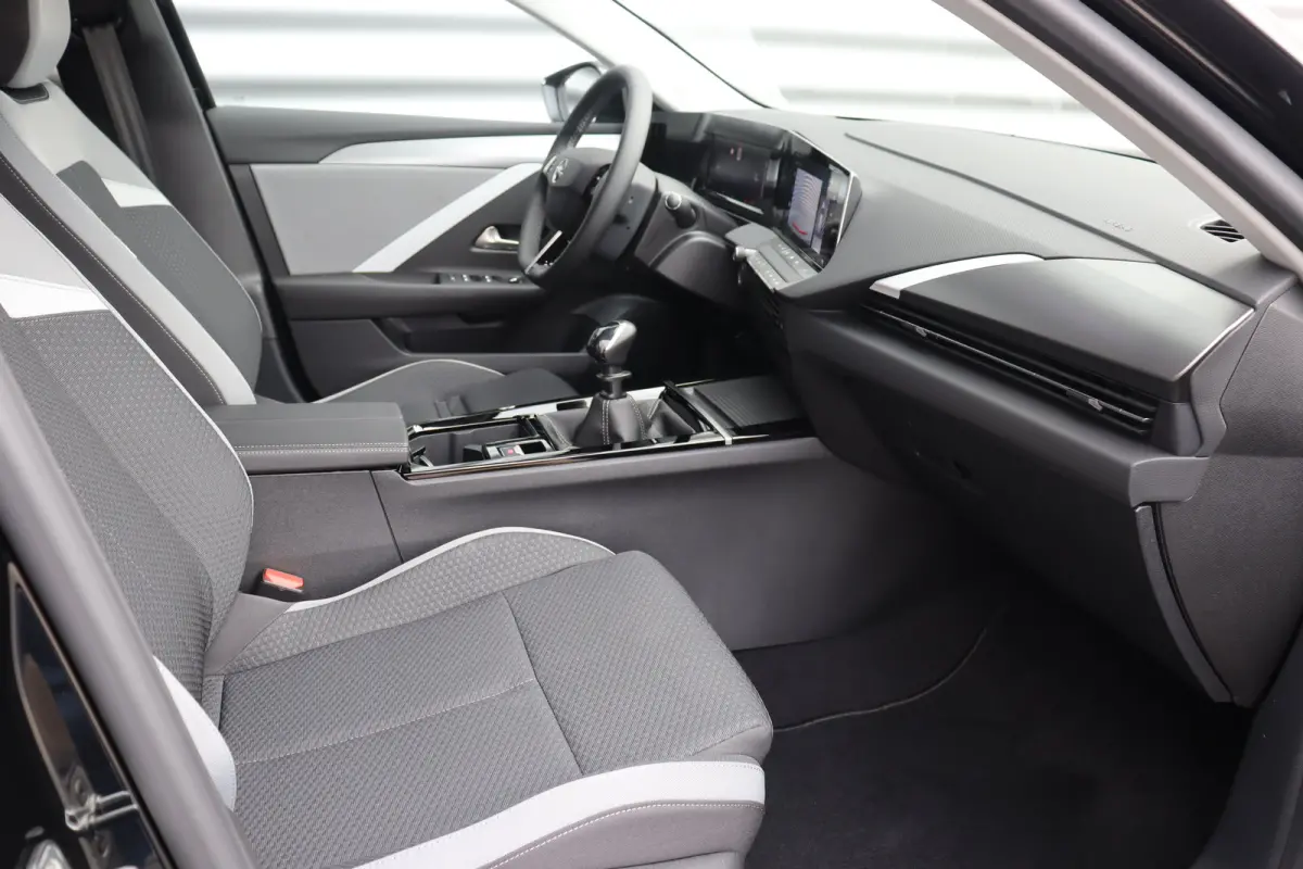 1.2 TURBO 110PK BUSINESS EDITION / NAVI / CLIMA / LED / PDC / AGR / 16" LMV / CAMERA / KEYLESS / CRUISECONTROL / NIEUWSTAAT !!