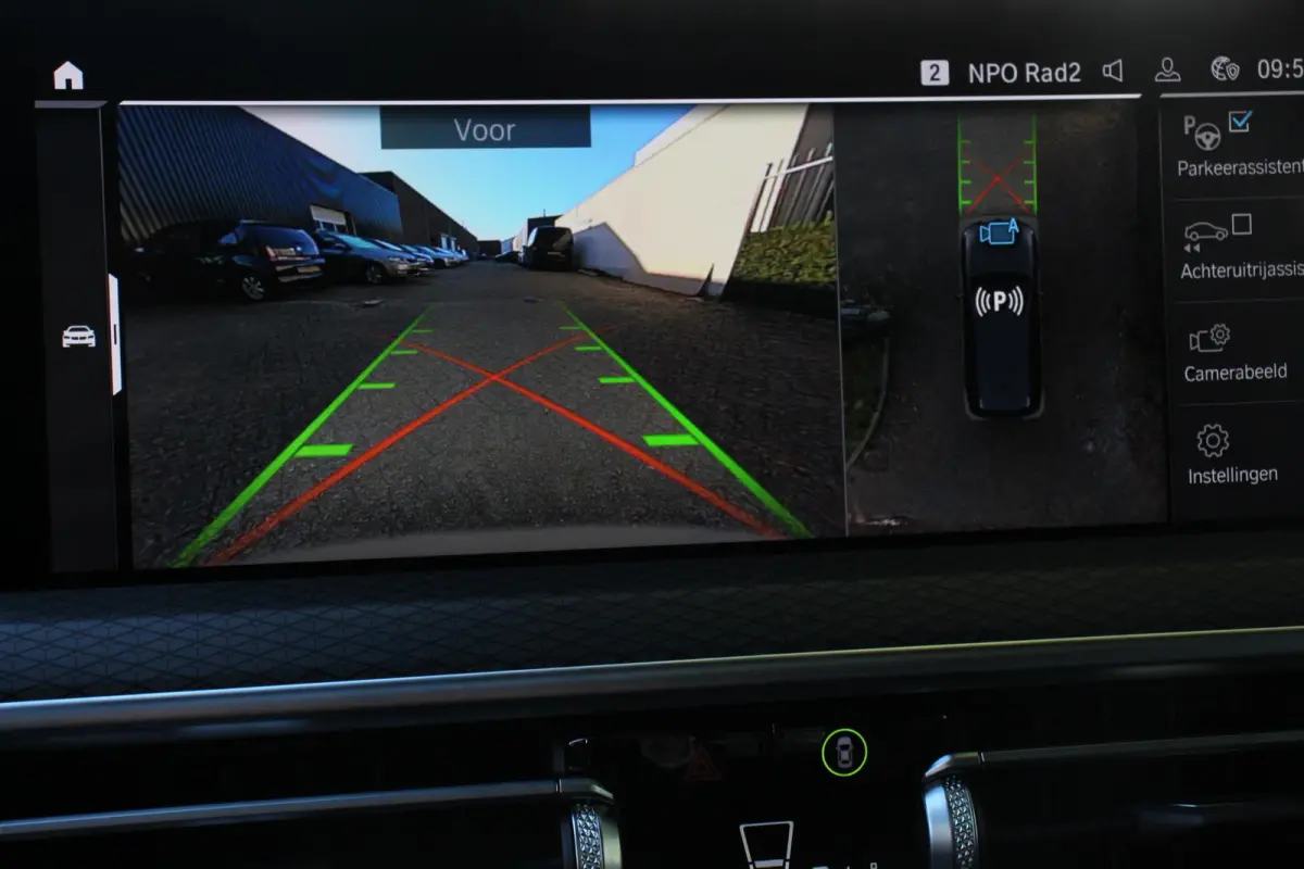 xDrive30e M Sport High Executive Panoramadak Camera Navigatie Adaptive Cruise Control DAB Stoelverwarming Apple Carplay LED Koplampen Climate Control 19 InchLichtmetalen velgen