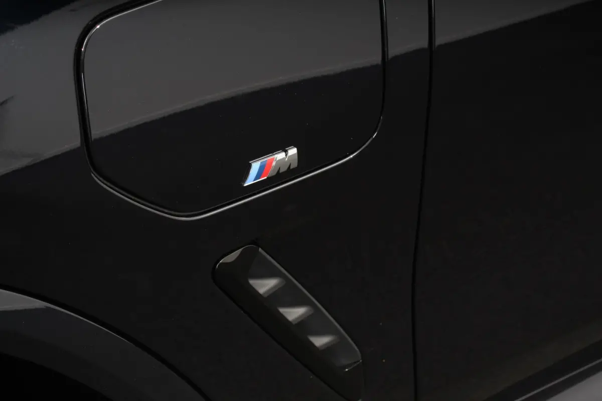 xDrive30e M Sport High Executive Panoramadak Camera Navigatie Adaptive Cruise Control DAB Stoelverwarming Apple Carplay LED Koplampen Climate Control 19 InchLichtmetalen velgen