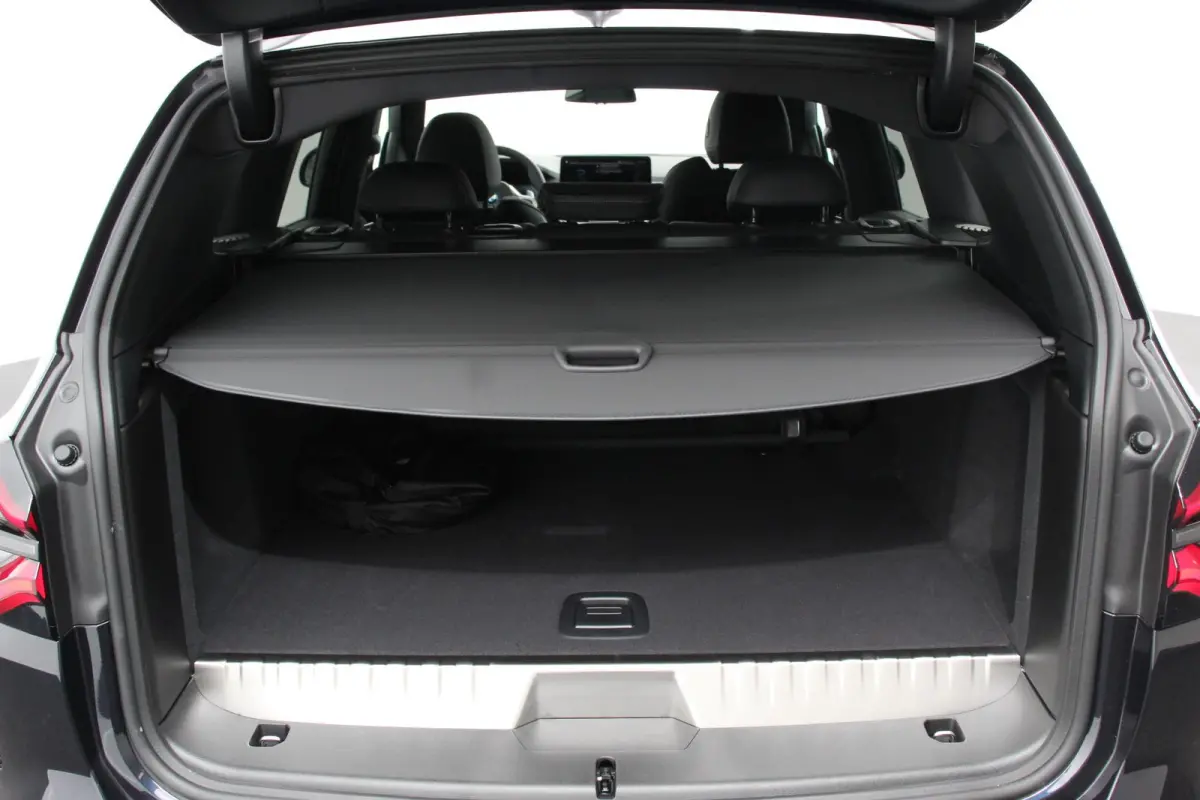 xDrive30e M Sport High Executive Panoramadak Camera Navigatie Adaptive Cruise Control DAB Stoelverwarming Apple Carplay LED Koplampen Climate Control 19 InchLichtmetalen velgen