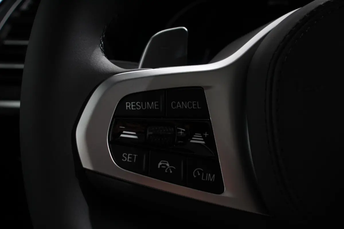 xDrive30e M Sport High Executive Panoramadak Camera Navigatie Adaptive Cruise Control DAB Stoelverwarming Apple Carplay LED Koplampen Climate Control 19 InchLichtmetalen velgen