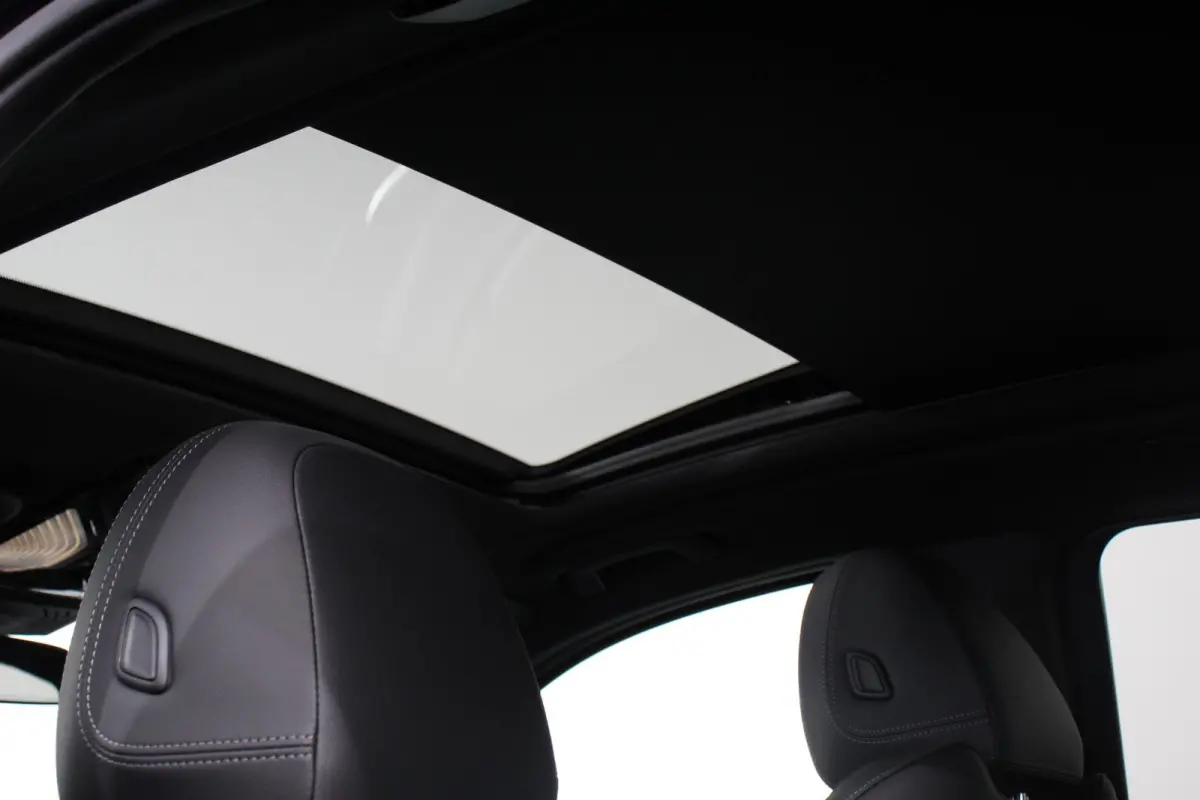 xDrive30e M Sport High Executive Panoramadak Camera Navigatie Adaptive Cruise Control DAB Stoelverwarming Apple Carplay LED Koplampen Climate Control 19 InchLichtmetalen velgen