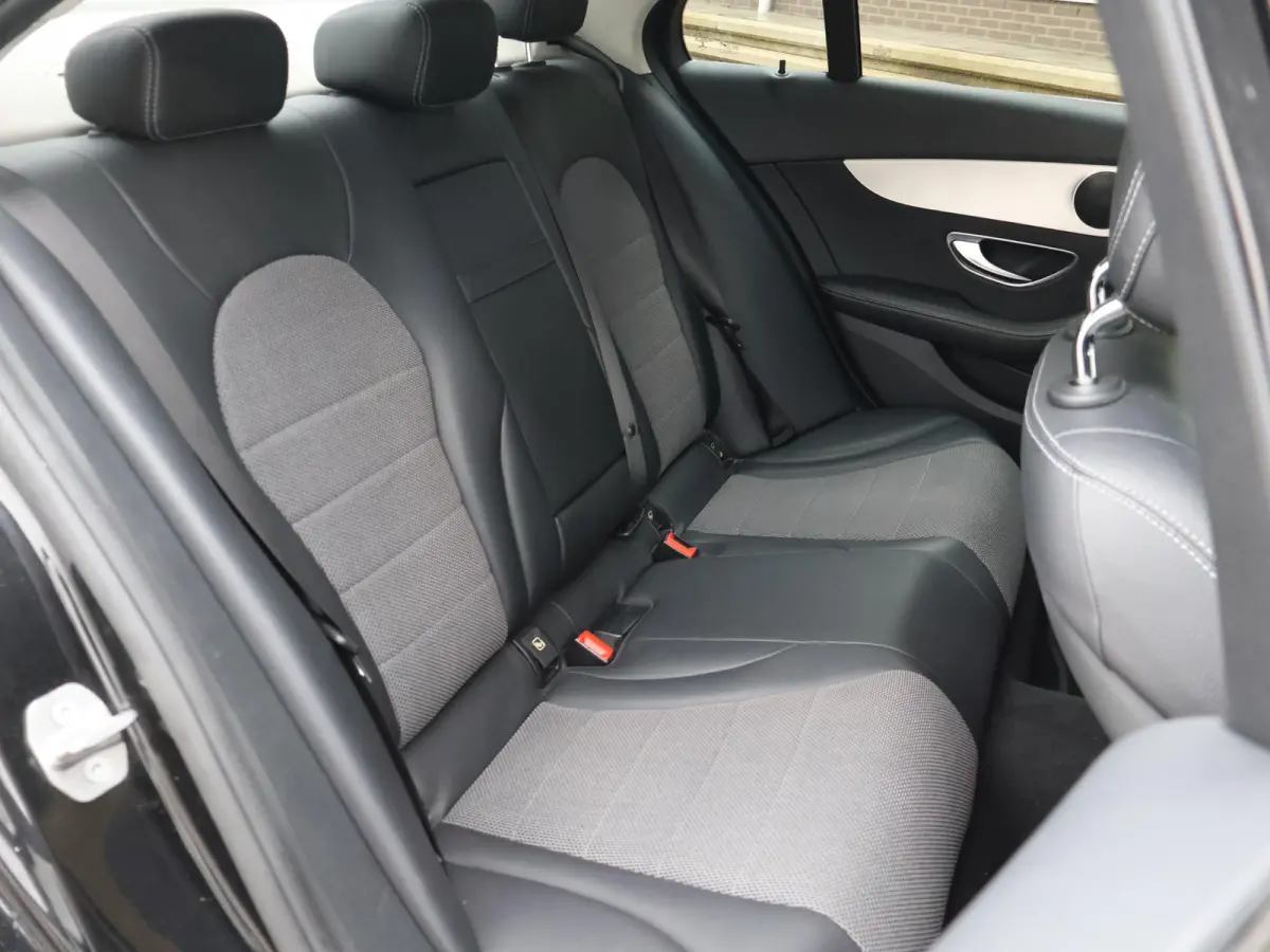 200 CDI PRESTIGE + WEGKL. TREKHAAK | STOELVERW. | NAVIGATIE