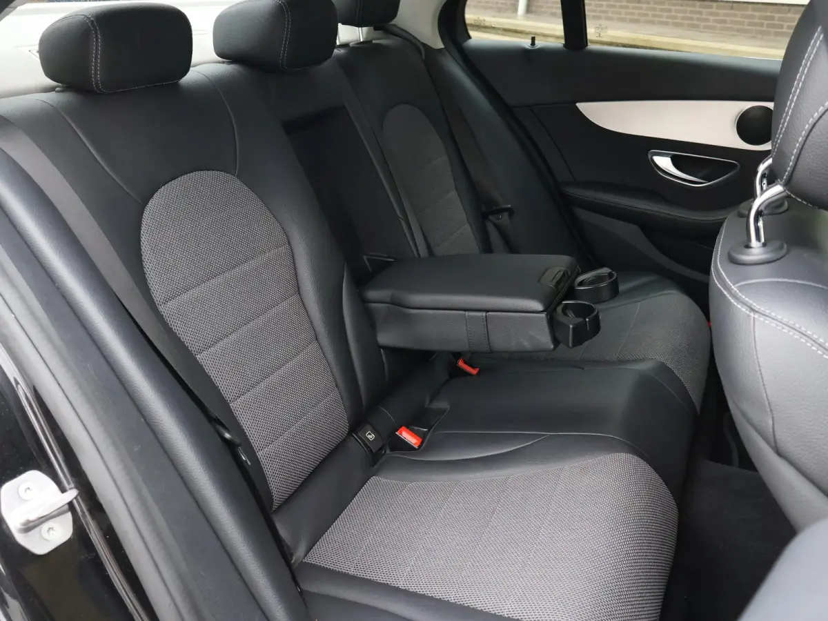 200 CDI PRESTIGE + WEGKL. TREKHAAK | STOELVERW. | NAVIGATIE