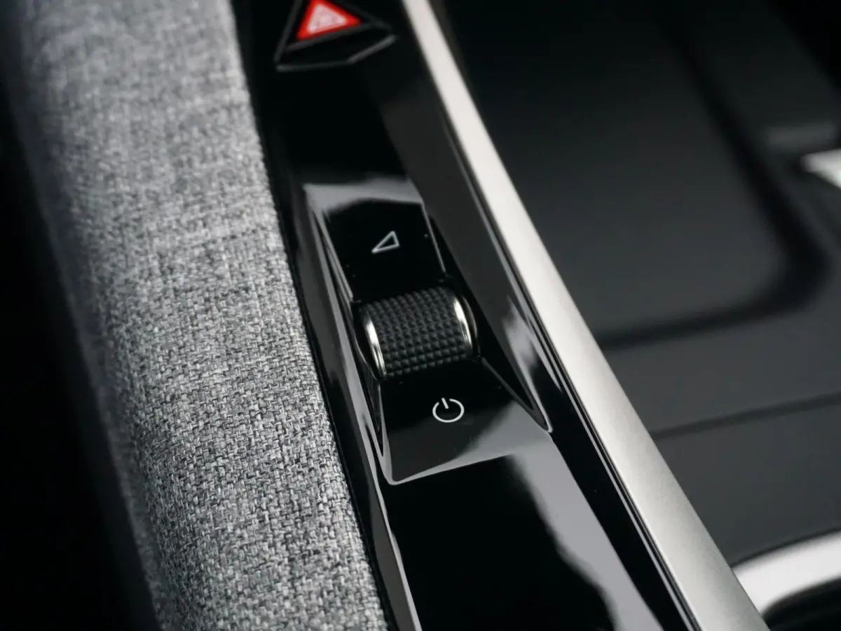 1.2 Hybrid 145 GT | 360 Vision & Drive Assist Plus Pack |