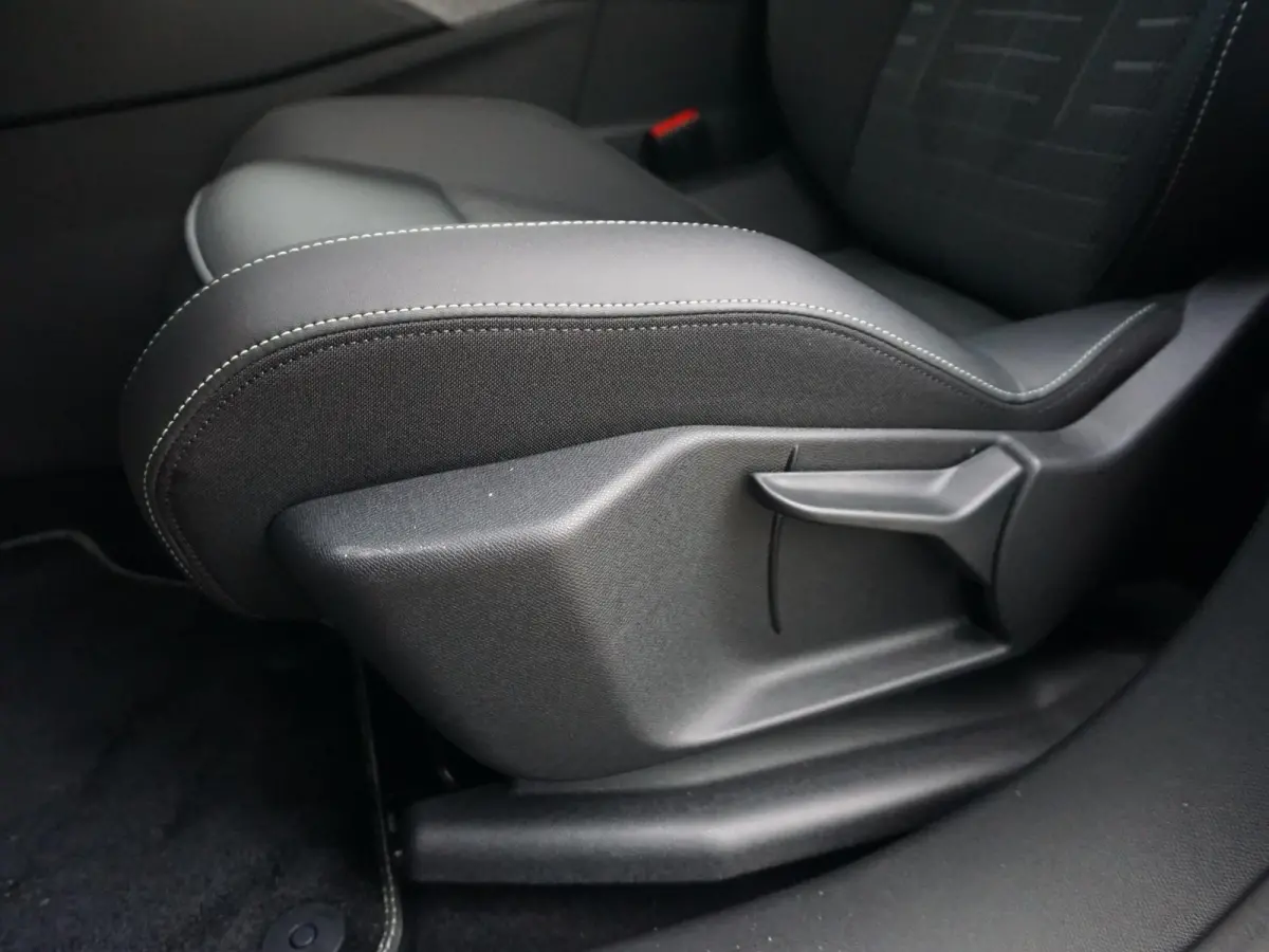 1.2 Hybrid 145 GT | 360 Vision & Drive Assist Plus Pack |