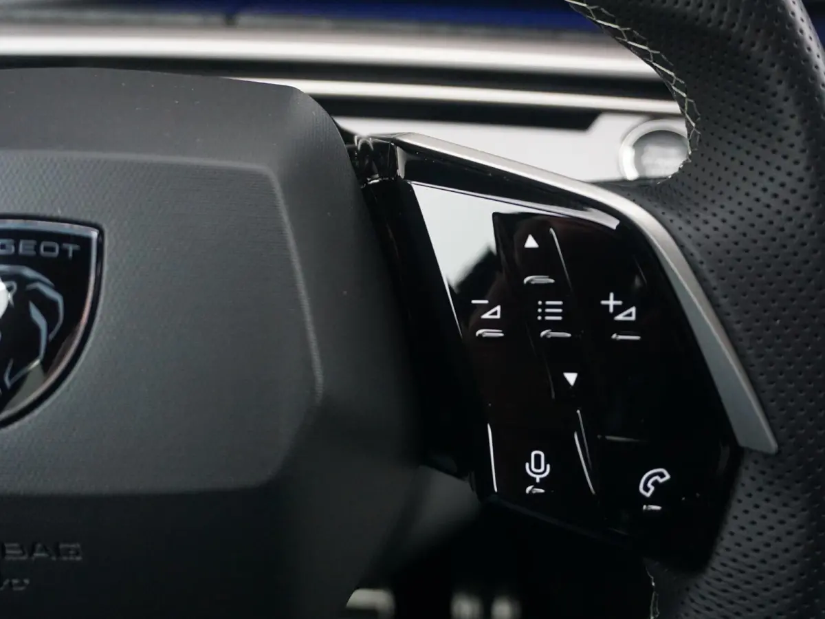 1.2 Hybrid 145 GT | 360 Vision & Drive Assist Plus Pack |