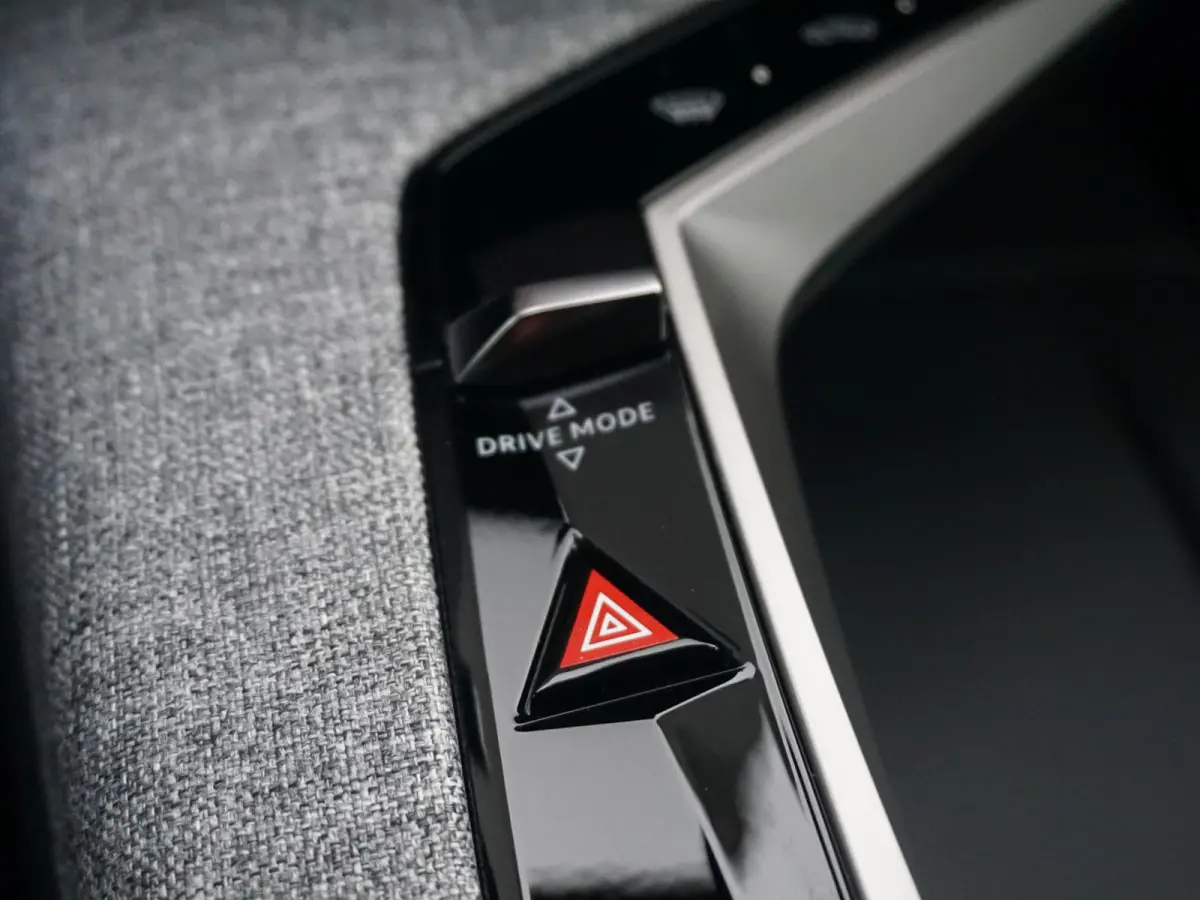 1.2 Hybrid 145 GT | 360 Vision & Drive Assist Plus Pack |