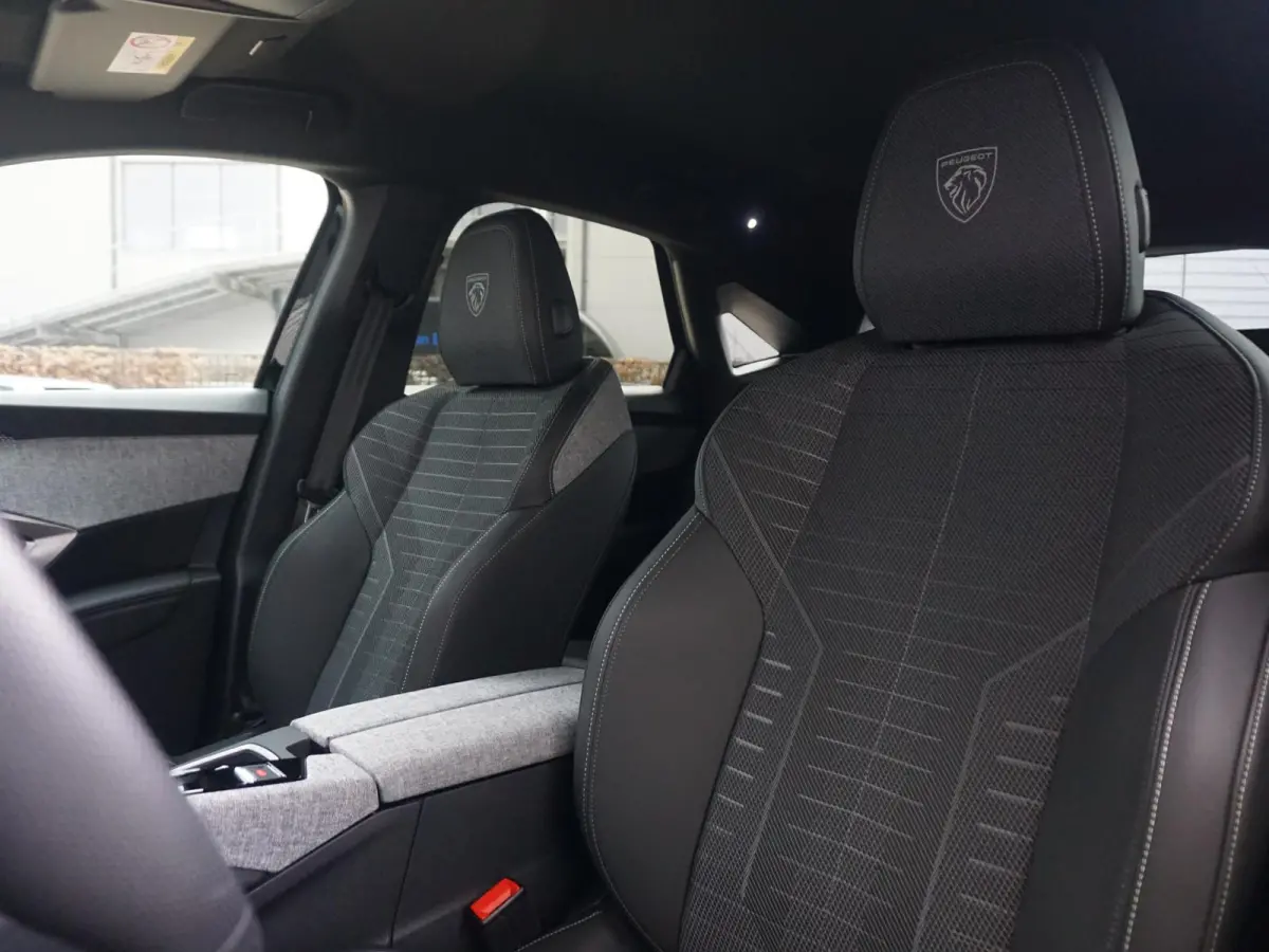 1.2 Hybrid 145 GT | 360 Vision & Drive Assist Plus Pack |
