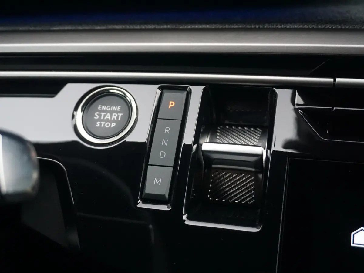 1.2 Hybrid 145 GT | 360 Vision & Drive Assist Plus Pack |