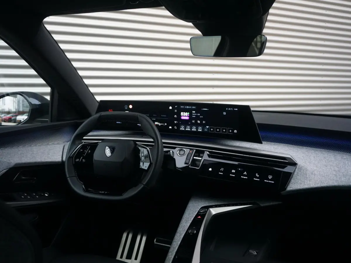 1.2 Hybrid 145 GT | 360 Vision & Drive Assist Plus Pack |