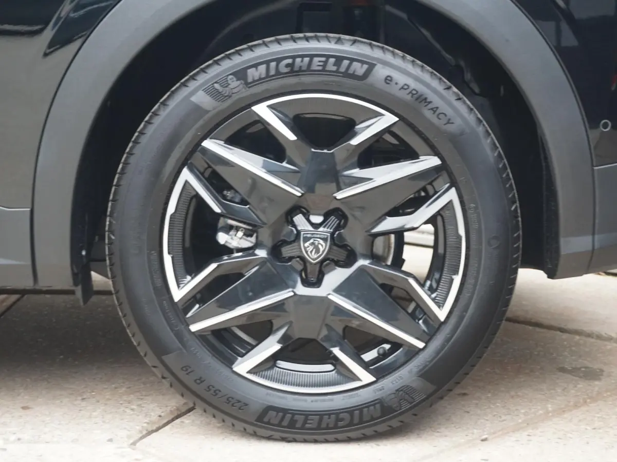 1.2 Hybrid 145 GT | 360 Vision & Drive Assist Plus Pack |