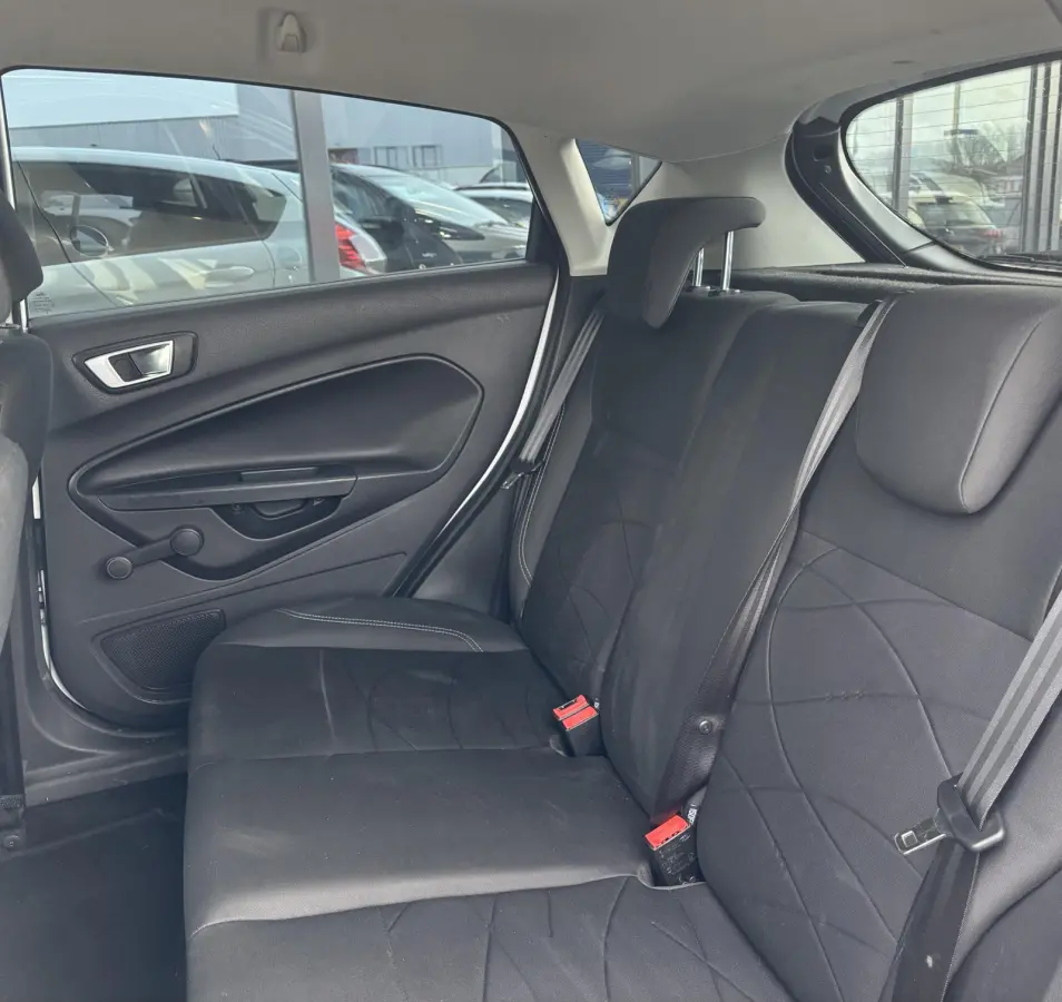1.0 Style Ultimate | Nette Staat | Volledige Onderhoudshistorie | Cruise Control | Navigatie | Airco | 5 Deurs | Parkeersensoren Voor en Achter | 2 Sleutels |