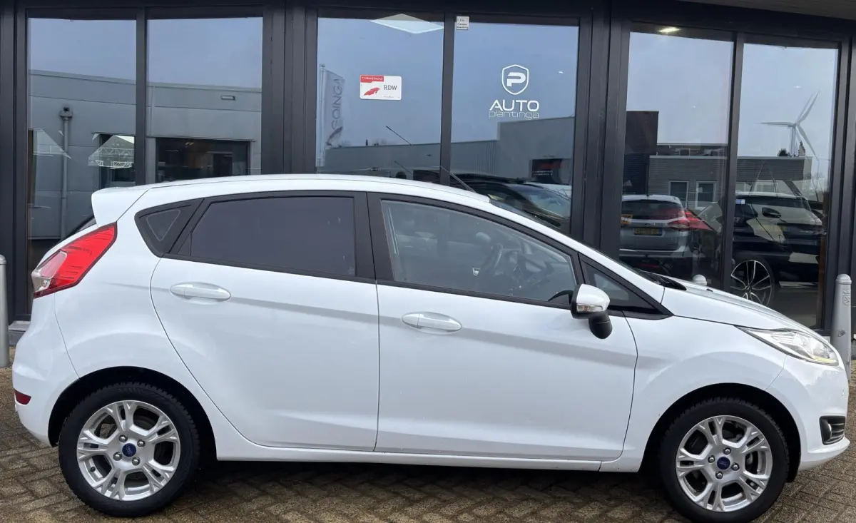 1.0 Style Ultimate | Nette Staat | Volledige Onderhoudshistorie | Cruise Control | Navigatie | Airco | 5 Deurs | Parkeersensoren Voor en Achter | 2 Sleutels |