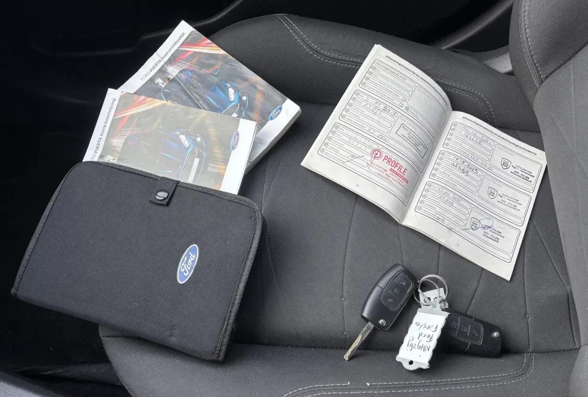 1.0 Style Ultimate | Nette Staat | Volledige Onderhoudshistorie | Cruise Control | Navigatie | Airco | 5 Deurs | Parkeersensoren Voor en Achter | 2 Sleutels |