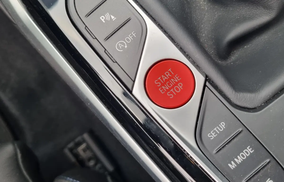 M2 460PK | NL AUTO | 1e Eigenaar | Nieuwstaat! | BOMVOL | LETOP nog geen kenteken | Prijs is 66.945 inclusief btw ZONDER KENTEKEN | Volledige Documentatie aanwezig | Hifi Harman Kardon | Car