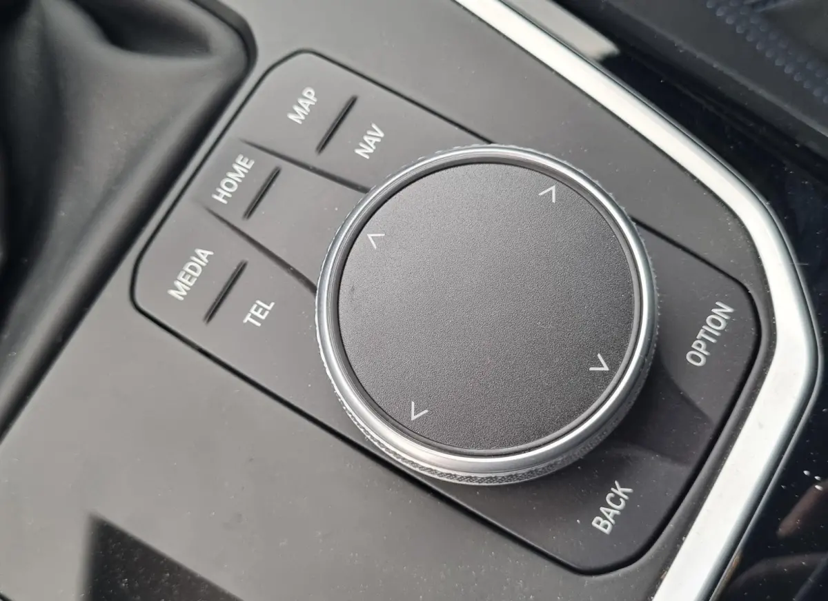 M2 460PK | NL AUTO | 1e Eigenaar | Nieuwstaat! | BOMVOL | LETOP nog geen kenteken | Prijs is 66.945 inclusief btw ZONDER KENTEKEN | Volledige Documentatie aanwezig | Hifi Harman Kardon | Car