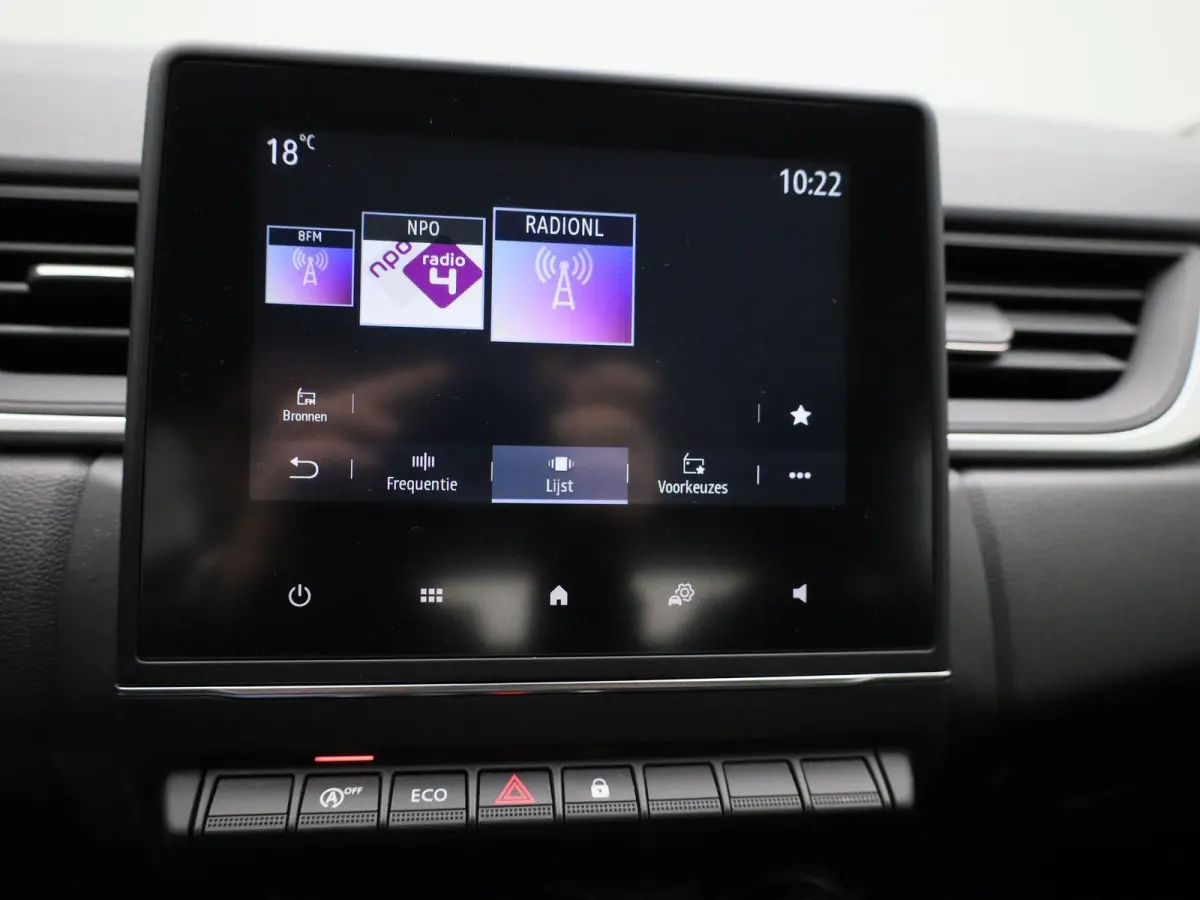 1.0 TCe 90 equilibre | APPLE CARPLAY | ANDROID AUTO | CRUISE CONTROL | DAB RADIO | BLUETOOTH | LED VERLICHTING | RIJSTROOKHULP | 5-DEURS | MULTIFUNCTIONEEL STUURWIEL |