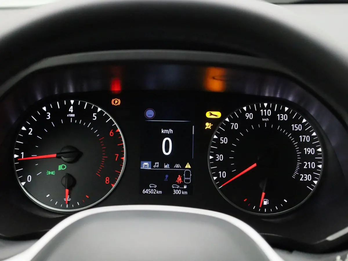 1.0 TCe 90 equilibre | APPLE CARPLAY | ANDROID AUTO | CRUISE CONTROL | DAB RADIO | BLUETOOTH | LED VERLICHTING | RIJSTROOKHULP | 5-DEURS | MULTIFUNCTIONEEL STUURWIEL |
