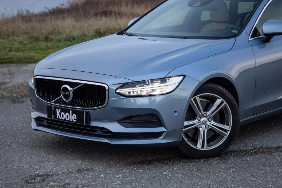 2.0 T5 Momentum LEER / CARPLAY / ADAPTIVE CRUISE  / STOELVERWAMING / NAVI
