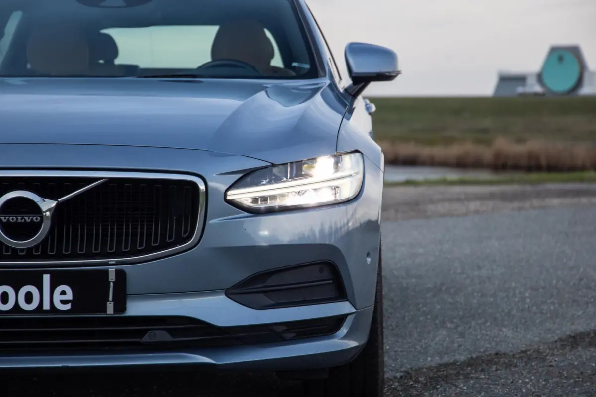 2.0 T5 Momentum LEER / CARPLAY / ADAPTIVE CRUISE  / STOELVERWAMING / NAVI