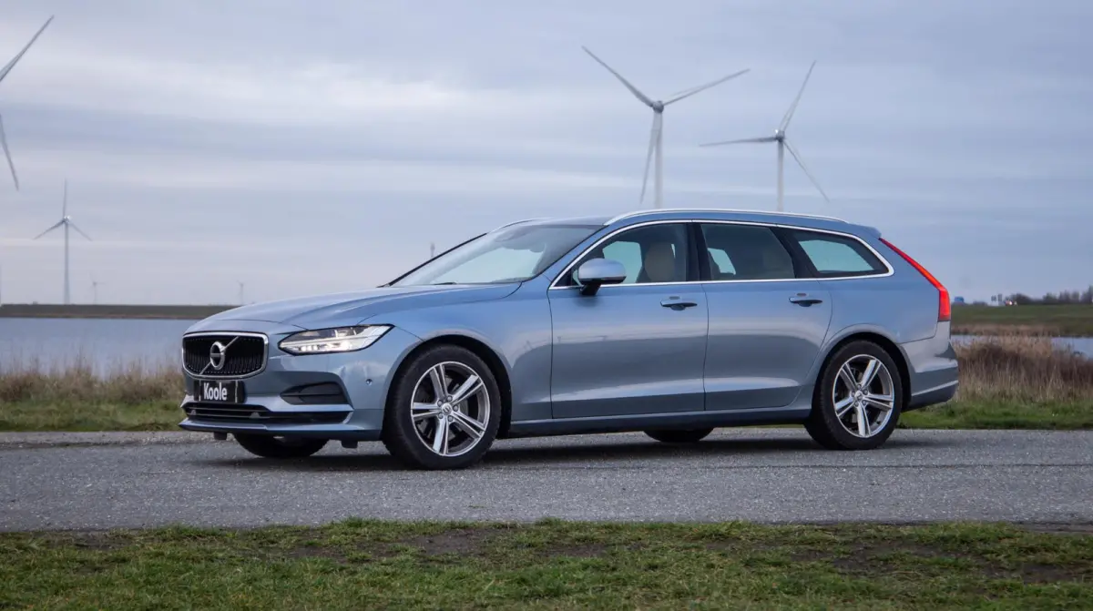 2.0 T5 Momentum LEER / CARPLAY / ADAPTIVE CRUISE  / STOELVERWAMING / NAVI