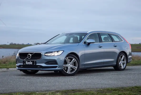 2.0 T5 Momentum LEER / CARPLAY / ADAPTIVE CRUISE  / STOELVERWAMING / NAVI
