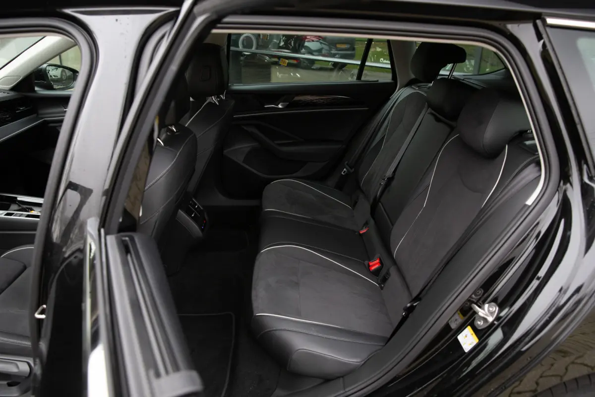 1.5 eTSI Elegance Business , Adap. cruise, Stoel/stuurverwarming, Head-up display,