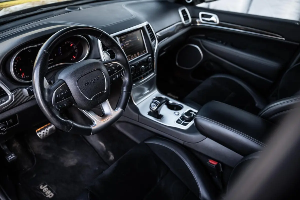 6.4 V8 SRT Grijs Kenteken - LPG/G3 - Pano - Leder - Xenon